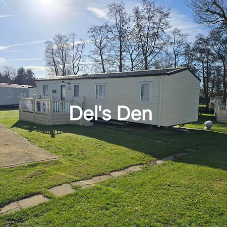 Del'S Den Lakeside Weeley Bridge ภายนอก รูปภาพ