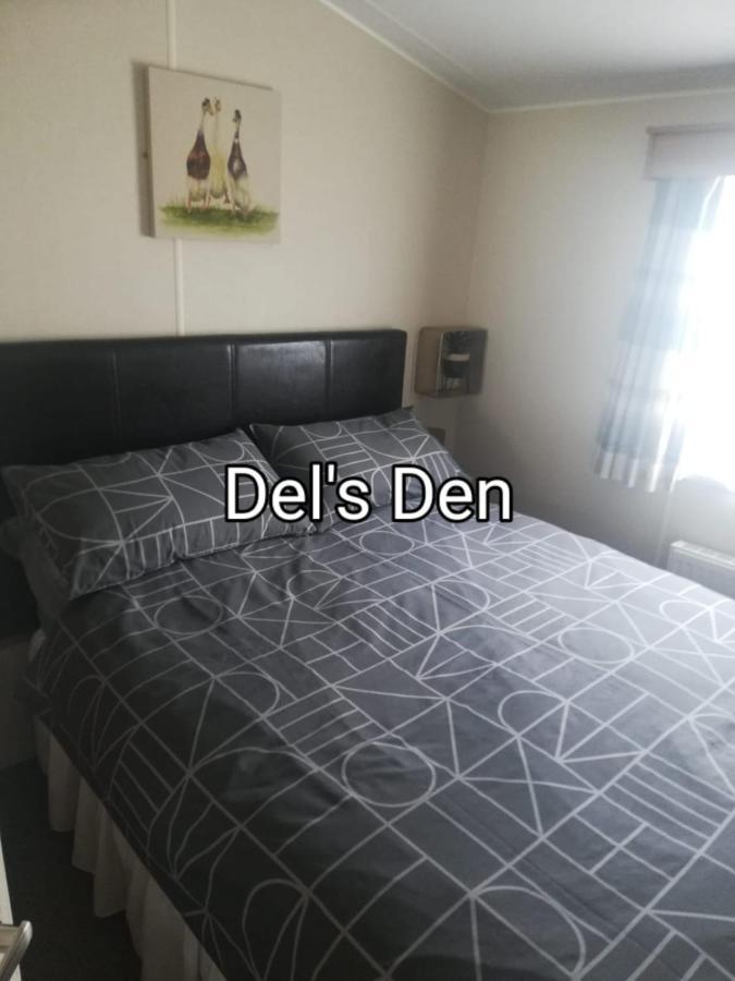 Del'S Den Lakeside Weeley Bridge ภายนอก รูปภาพ