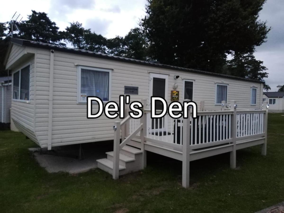 Del'S Den Lakeside Weeley Bridge ภายนอก รูปภาพ