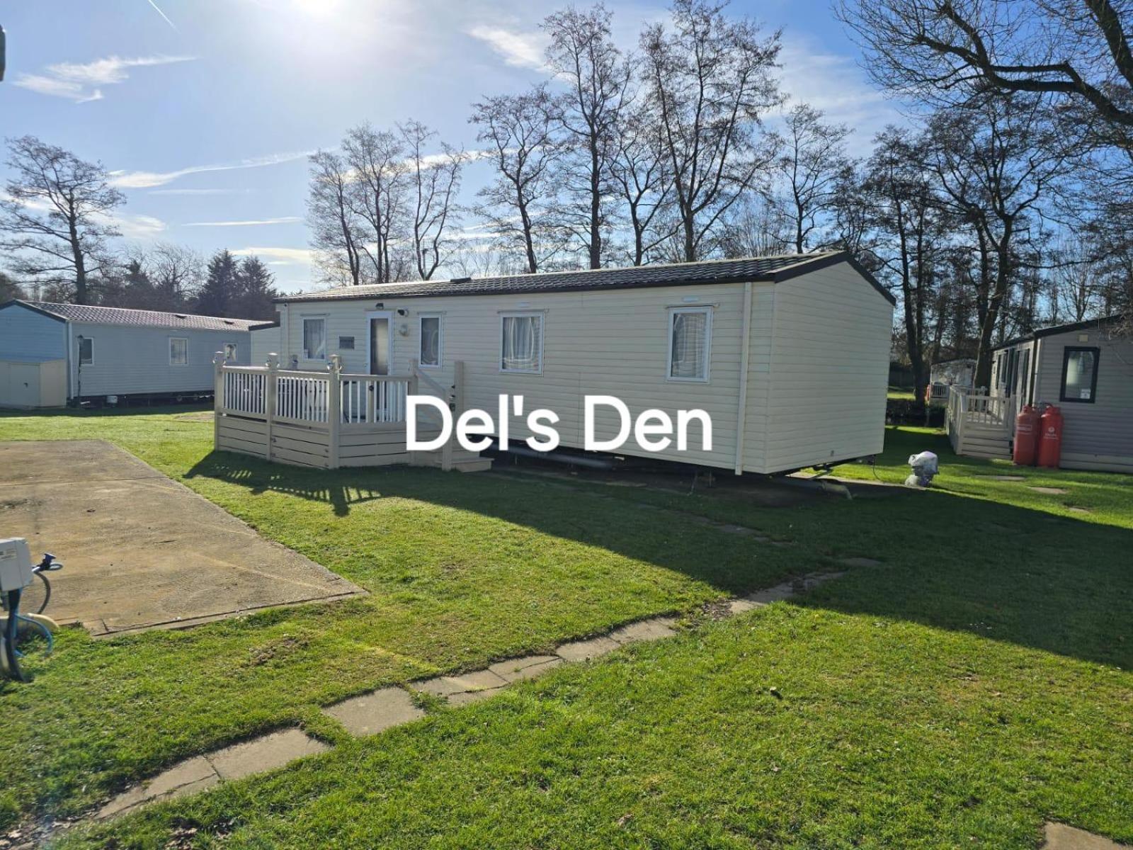 Del'S Den Lakeside Weeley Bridge ภายนอก รูปภาพ