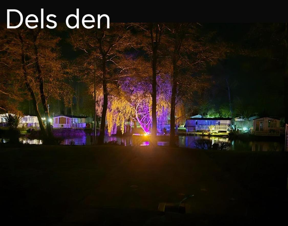 Del'S Den Lakeside Weeley Bridge ภายนอก รูปภาพ